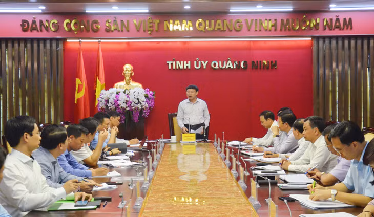 Quang cảnh buổi làm việc.