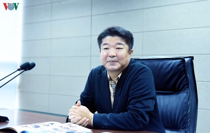 Ông Han Ik Hee, người đứng đầu bộ phận quản lý chiến lược của Pan Entertainment.