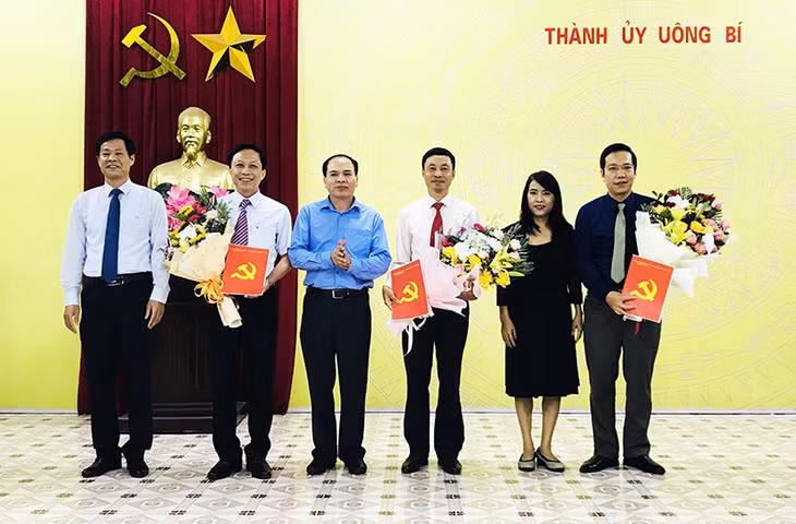 Các đồng chí được Thành ủy Uông Bí điều động, bổ nhiệm nhiệm vụ mới