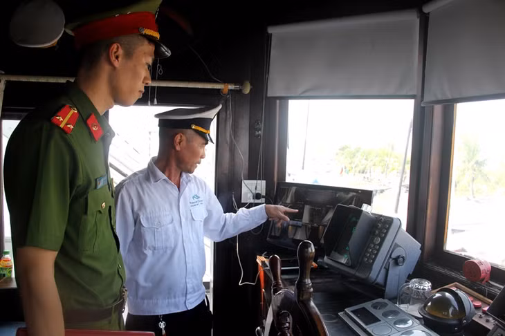 Các hoạt động trên tàu đều được giám sát qua camera từ buồng lái