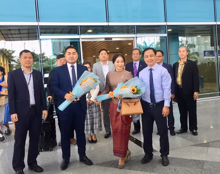 Sở Du lịch Đà Nẵng đón du khách trên chuyến bay thẳng từ Campuchia