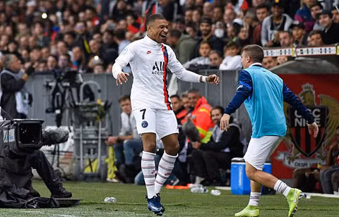 Mbappe vào sân từ ghế dự bị và ghi bàn.
