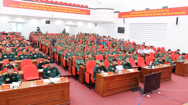 Các đại biểu tham dự khai mạc diễn tập.