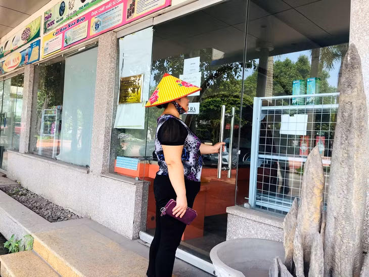 Cửa đóng then cài là tình trạng kéo dài suốt thời gian dài ở Trung tâm OCOP cấp tỉnh do Công ty 