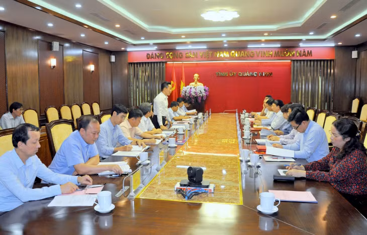 Quang cảnh buổi làm việc.