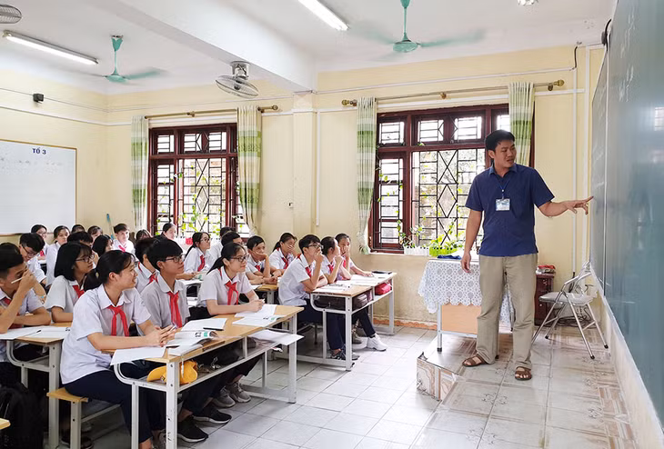 Thầy Trần Văn Toàn, giáo viên được điều động tăng cường về Trường THCS Trần Quốc Toản, TP Uông Bí từ năm học 2019-2020.