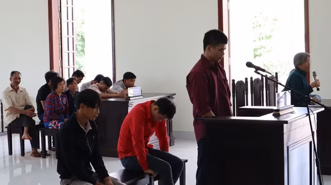 Các bị cáo tại phiên tòa.