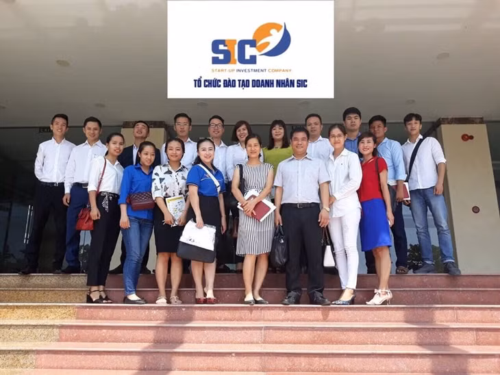 Thành viên CLB tham gia các khóa học nâng cao kỹ năng.