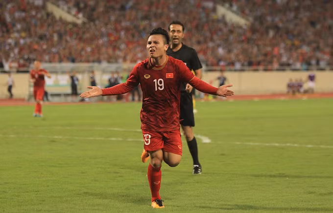 Pha ăn mừng bàn thắng của Quang Hải. Ảnh: Phan Tùng
