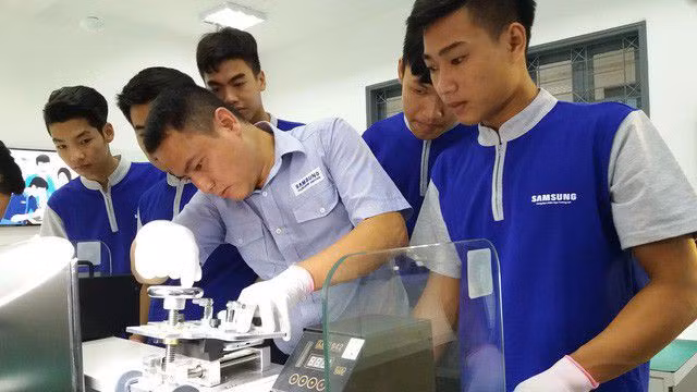 Doanh nghiệp chưa mặn mà với việc phối hợp với cơ sở dạy nghề do thiếu kinh phí và chưa thấy lợi ích trực tiếp.