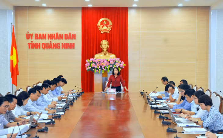 Quang cảnh cuộc họp.