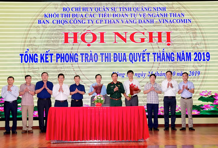 Bàn giao Cụm trưởng Cụm thi đua năm 2020 cho Ban CHQS Công ty Than Cọc Sáu.