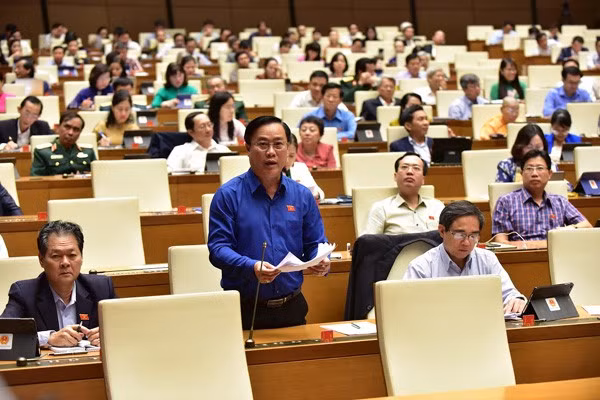 Quốc hội bước sang ngày thứ hai thảo luận về kinh tế- xã hội và ngân sách nhà nước 