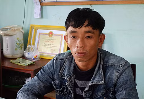 Võ Đình Đi tại quan công an. Ảnh: Đại Hiệp.
