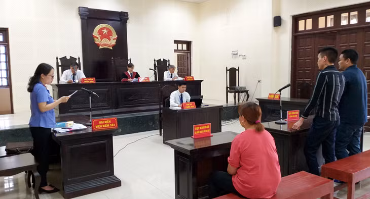 Kiểm sát viên thuộc Viện KSND TP Cẩm Phả thực hành quyền công tác tại phiên xét xử vụ án hình sự do TAND thành phố thực hiện ngày 24/10/2019