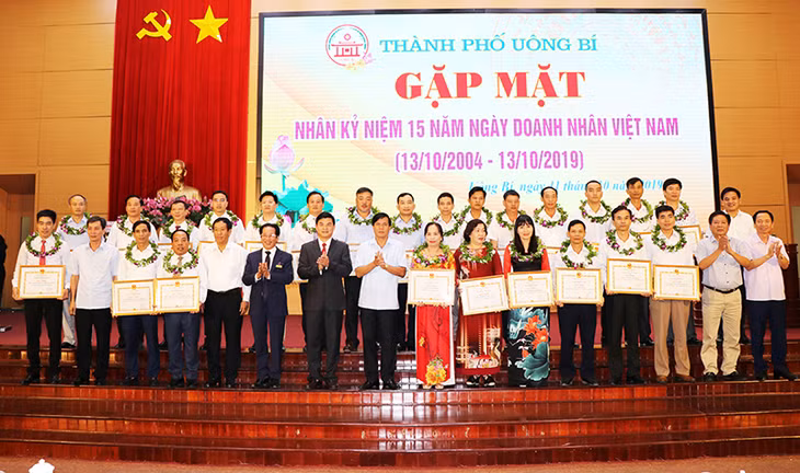 TP Uông Bí tổ chức Lễ kỷ niệm 15 năm ngày Doanh nhân Việt Nam 13/10