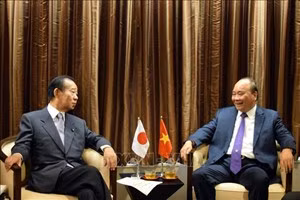 Thủ tướng Nguyễn Xuân Phúc tiếp ông Nikai Toshihiro.