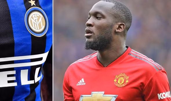 Giá như Man Utd không vội vàng bán Lukaku.