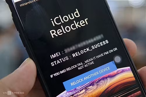 Công cụ có thể khóa iPhone từ xa qua số IMEI. Ảnh: Lưu Quý