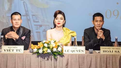 Đạo diễn Việt Tú (trái) và nhạc sĩ Hoài Sa (phải) trong buổi giới thiệu liveshow 20 năm ca hát của Lệ Quyên tại TP HCM. Ảnh: Thành Luân.