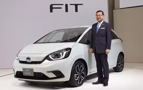 Honda Fit lần đầu ra mắt thị trường toàn cầu.