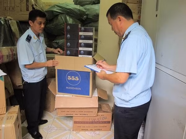 Lực lượng Hải quan phát hiện, bắt, xử lý vụ vận chuyển trái phép thuốc lá tại Móng Cái.