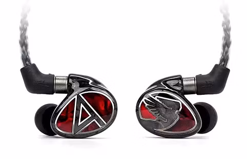 Tai nghe AK Layla Aion được thiết kế với cảm hứng từ ngọc trai đỏ với logo chrome. Sản phẩm được bán trên thị trường thế giới với giá 3.500 USD (khoảng 83 triệu đồng).