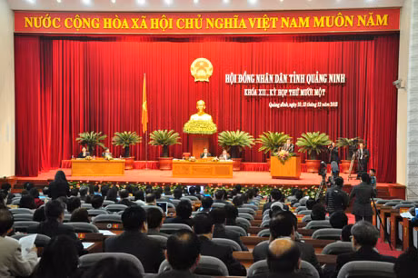 Quang cảnh kỳ họp.