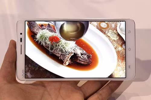 Màn hình là điểm gây ấn tượng nhât trên mẫu smartphone tới từ Trung Quốc này.