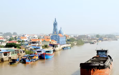 Một góc thị xã Quảng Yên hôm nay. Ảnh: Phạm Học