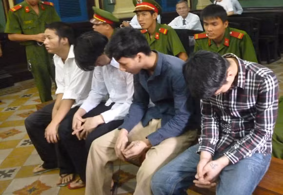 Những tên giết - cướp trước vành móng ngựa