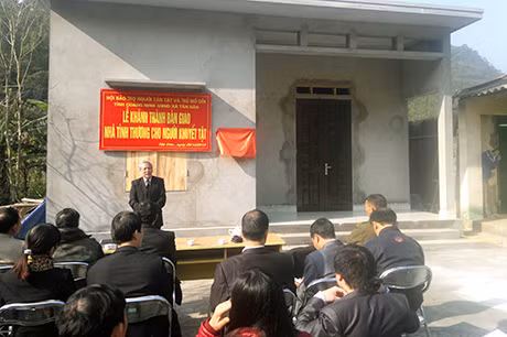 Ngôi nhà trao cho gia đình ông Dương Trùng Thuận được Ngân hàng TMCP Ngoại thương Việt Nam, chi nhánh Hạ Long hỗ trợ 50 triệu đồng.