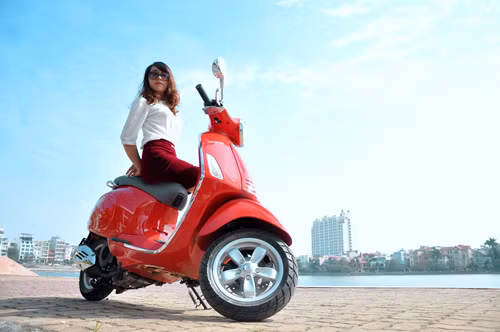 Vespa Primavera vẫn giữ những đường nét thời trang đặc trưng. Ảnh: Đức Huy.