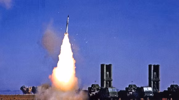 Hệ thống tên lửa phòng không S-300PMU2 Nga bán cho Trung Quốc
