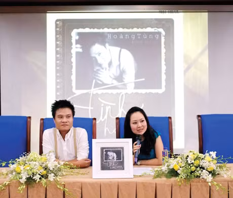 Vợ chồng Hoàng Tùng - Kiều Ngân tại buổi ra mắt album “Tình hoài hương”. (Ảnh nhân vật cung cấp)