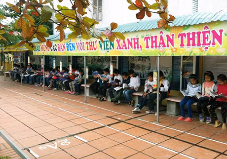 “Thư viện xanh” tại Trường Tiểu học Lý Thường Kiệt luôn có rất đông học sinh đến đọc sách.