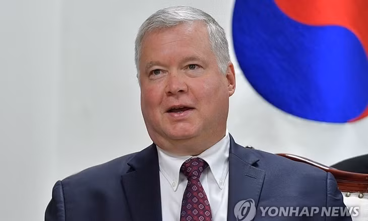 Đặc phái viên Mỹ tại Triều Tiên Stephen Biegun phát biểu trong cuộc họp với Bộ trưởng Thống nhất Hàn Quốc Kim Yeon-chul tại Seoul hôm 21/8. Ảnh: Yonhap.