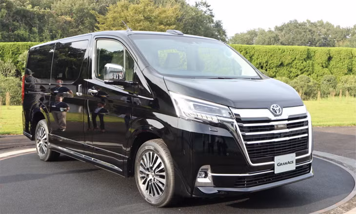 Toyota GranAce ra mắt tại Nhật Bản. Ảnh: Mynavi