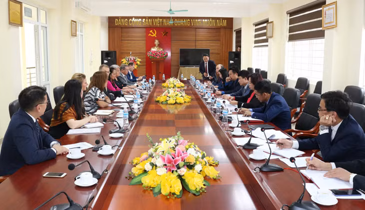 tỉnh Quảng Ninh với Trường Đại học Công nghệ Auckland (AUT), NewZeaLand về chương trình hợp tác đào tạo phát triển nguồn nhân lực.