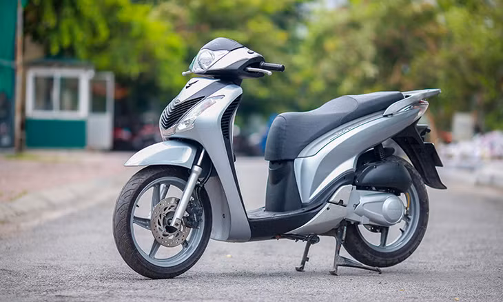 SH 2011 nhập khẩu. Ảnh: Lương Dũng