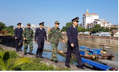 Đội Kiểm soát phòng, chống ma túy phối hợp với lực lượng Biên phòng tổ chức tuần tra, kiểm soát khu vực biên giới thành phố Móng Cái
