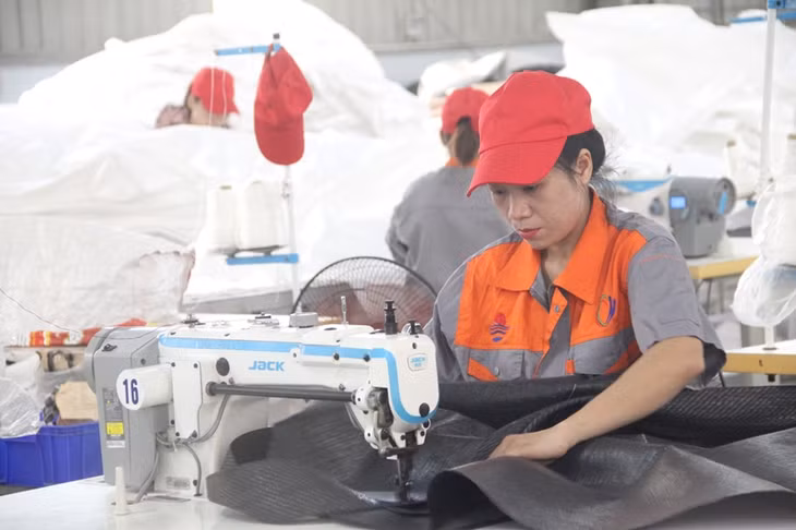 Bảo đảm quyền lợi của chị em phụ nữ tại nơi làm việc cũng chính là một trong những nội dung để đảm bảo an toàn cho phụ nữ và trẻ em gái