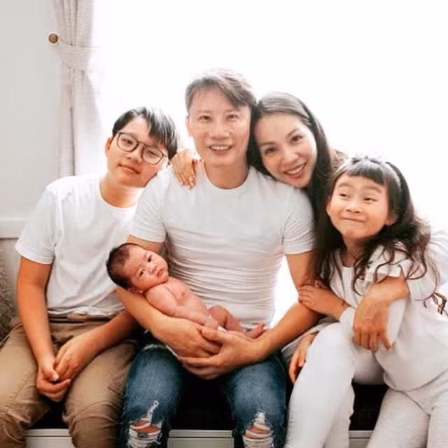 Gia đình của Hoàng Bách.
