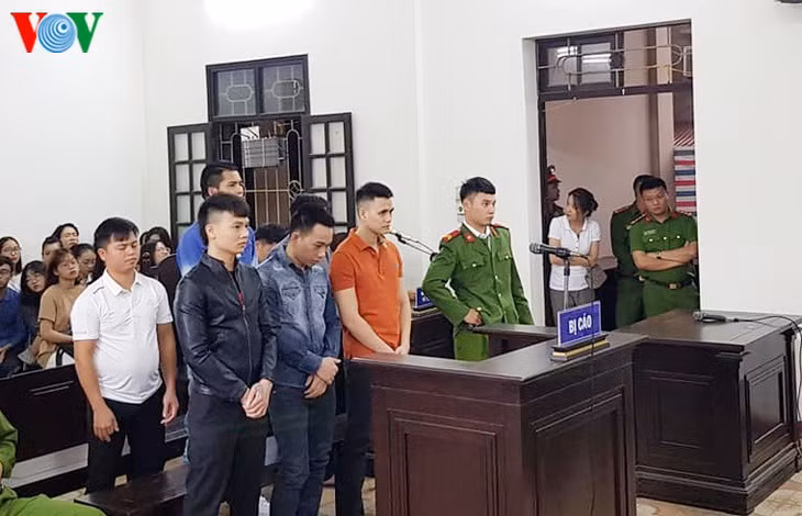 Khá Bảnh tại phiên xét xử sáng 13/11.