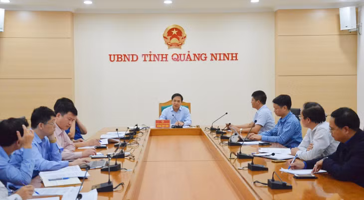 Quang cảnh cuộc họp.