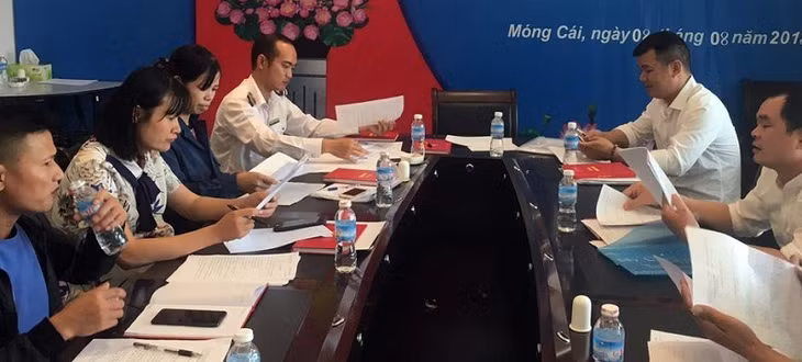 Sinh hoạt Chi bộ tại Công ty TNHH liên doanh Vĩnh Thuận ( tháng 8/2019).