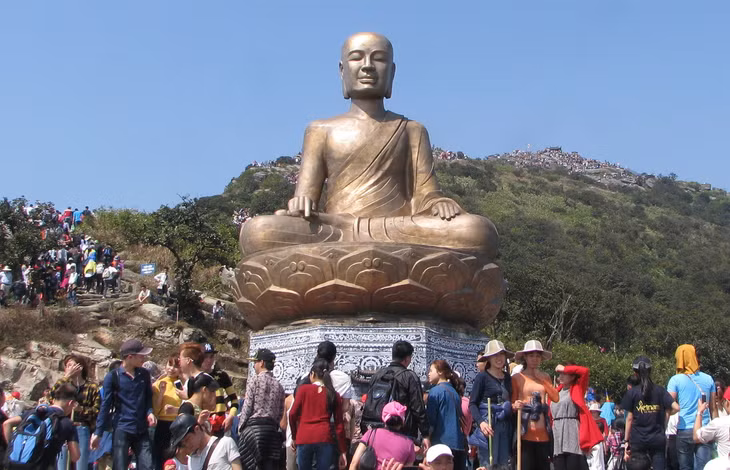 Tượng Phật Hoàng Trần Nhân Tông