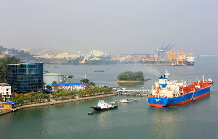 Hoạt động kinh doanh xăng dầu tại Công ty xăng dầu B12.