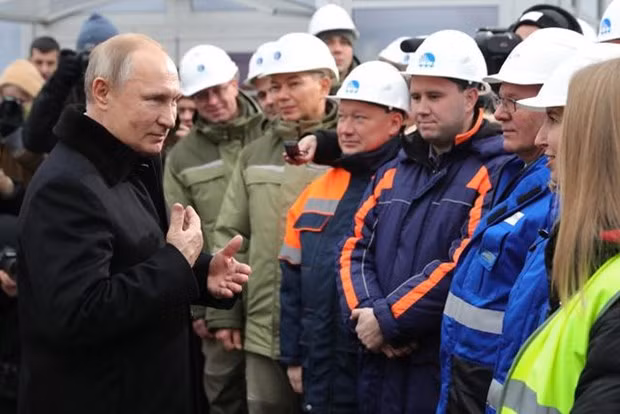 Tổng thống Nga Vladimir Putin khai trương tuyến đường cao tốc Moskva–St. Petersburg. (Nguồn: Jordan Times)
