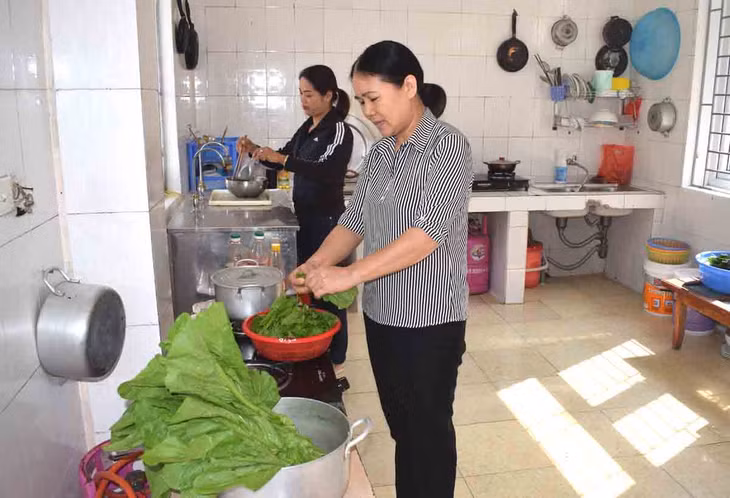 Trương PTCS Thắng Lợi có 21 thầy cô giáo chấp nhận xa gia đình hàng tuần để ra đảo dạy học
